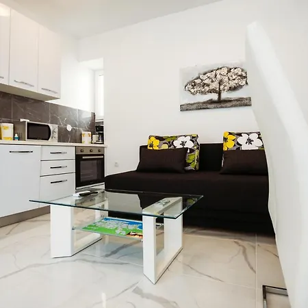 Apartman M With Balkon アパート *